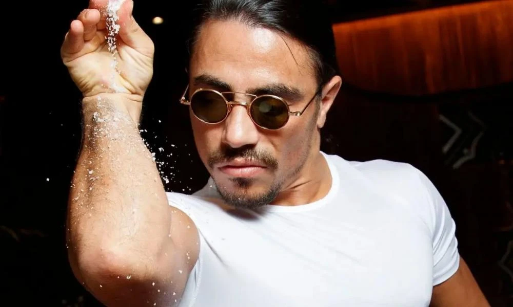Salt Bae: Ο «χρυσός σεφ», κλείνει τη θέρμανση στο εστιατόριο του στο Λονδίνο για να κάνει οικονομία